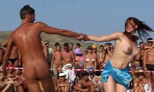 Эротичные танцы соревнование на нудистском пляже. | Видео из нашей коллекции