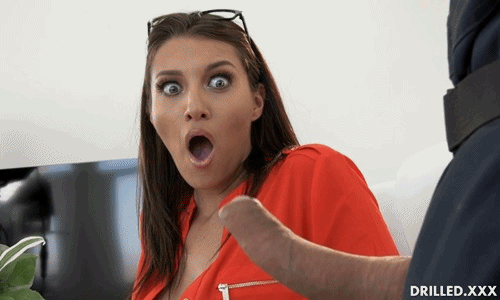 Уборщик подслушивает телефонный разговор секретарши и дает сыграть на своей дудке. | Видео из нашей коллекции