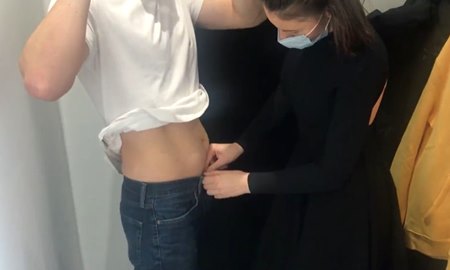 Минет и секс в примерочной ТЦ с губастой продавщицей. | Видео из нашей коллекции