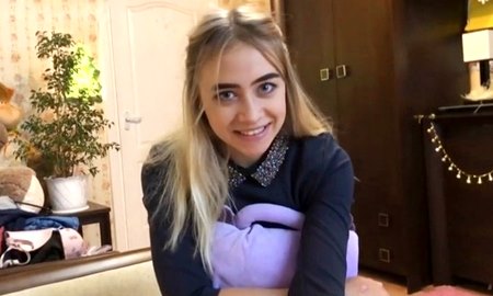 Русская милашка тренится с братом перед первым свиданием с Марком с которым она хочет секса. | Видео из нашей коллекции