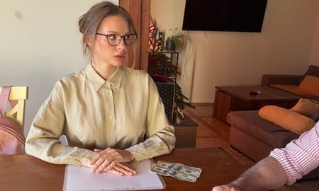 Сиделка получает в десятеро больше за трах в рот и в пизденку. | Видео из нашей коллекции